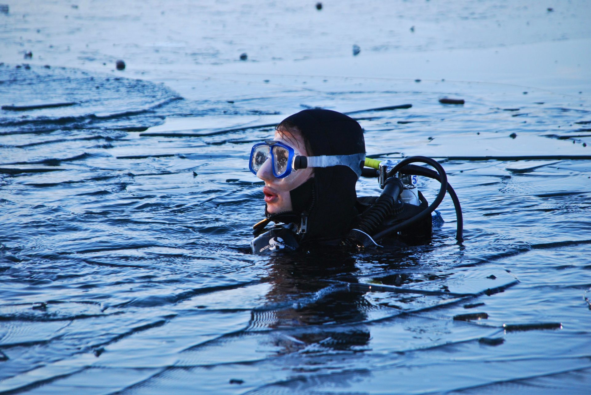 Sport d'hiver : plongée sous la glace